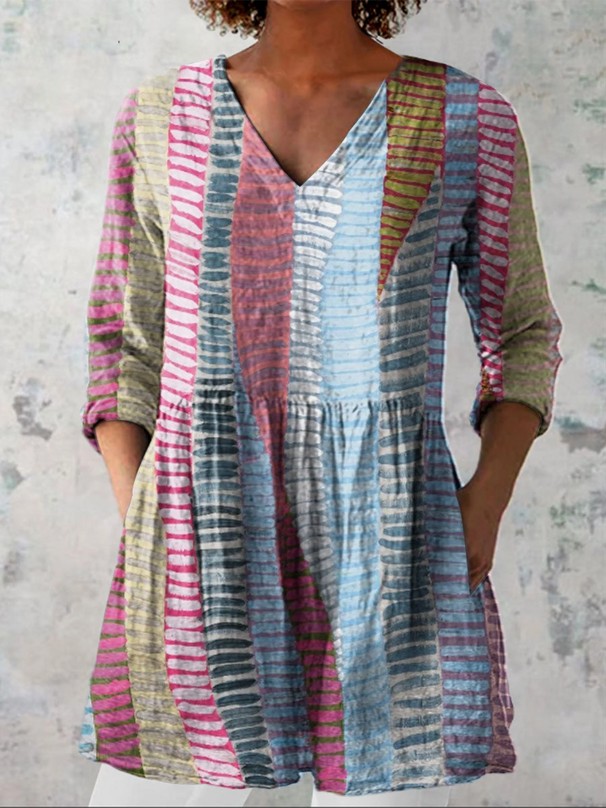Noa | Long Blouse with Bold Print — view 2