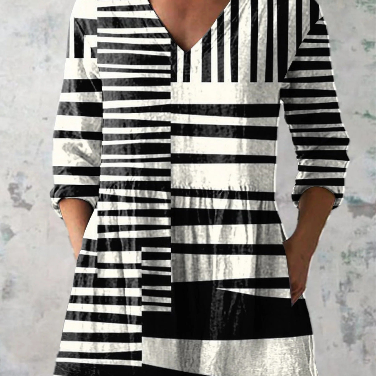 Quinn | Long Blouse with Bold Print — view 2
