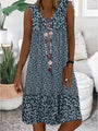 AYLA | SLEEVELESS DRESS WITH V-NECK — view 4