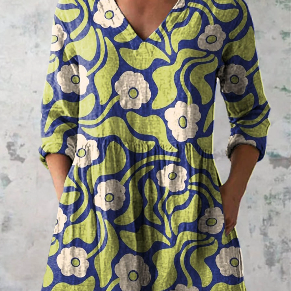 Talia | Long Blouse with Bold Print — view 2
