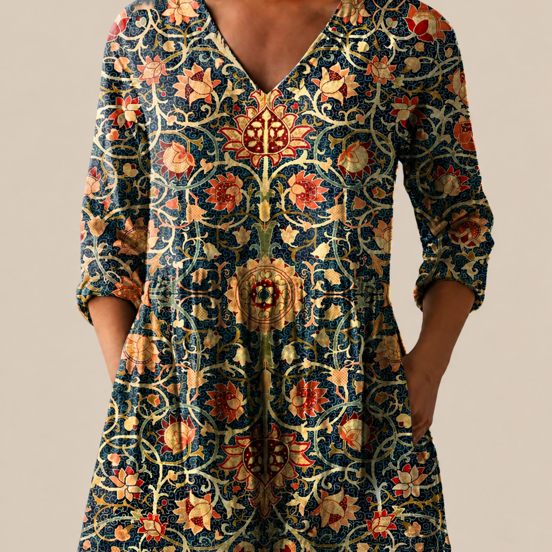 Liora | Long Blouse with Expressive Print